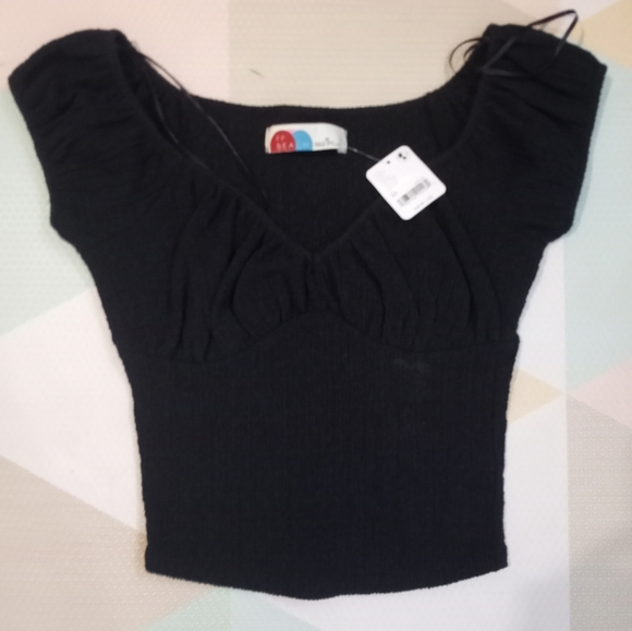 Free People Tops - FREE PEOPLE CROP TOP XS